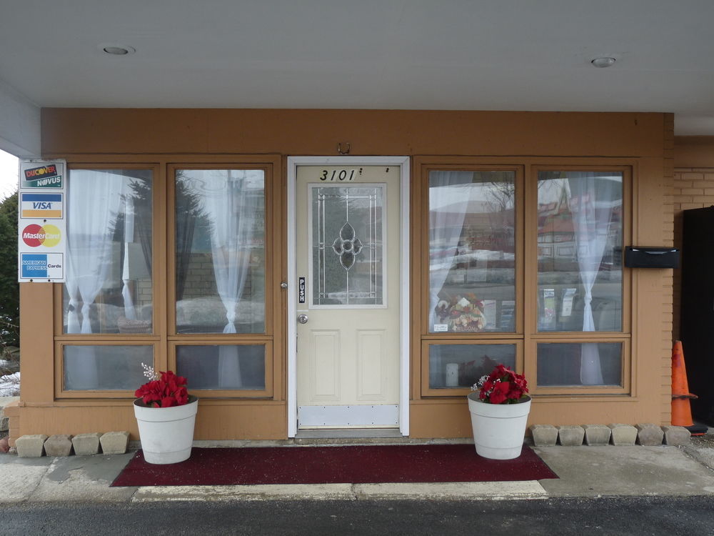 Red Carpet Inn Great Lakes North Chicago Exterior photo